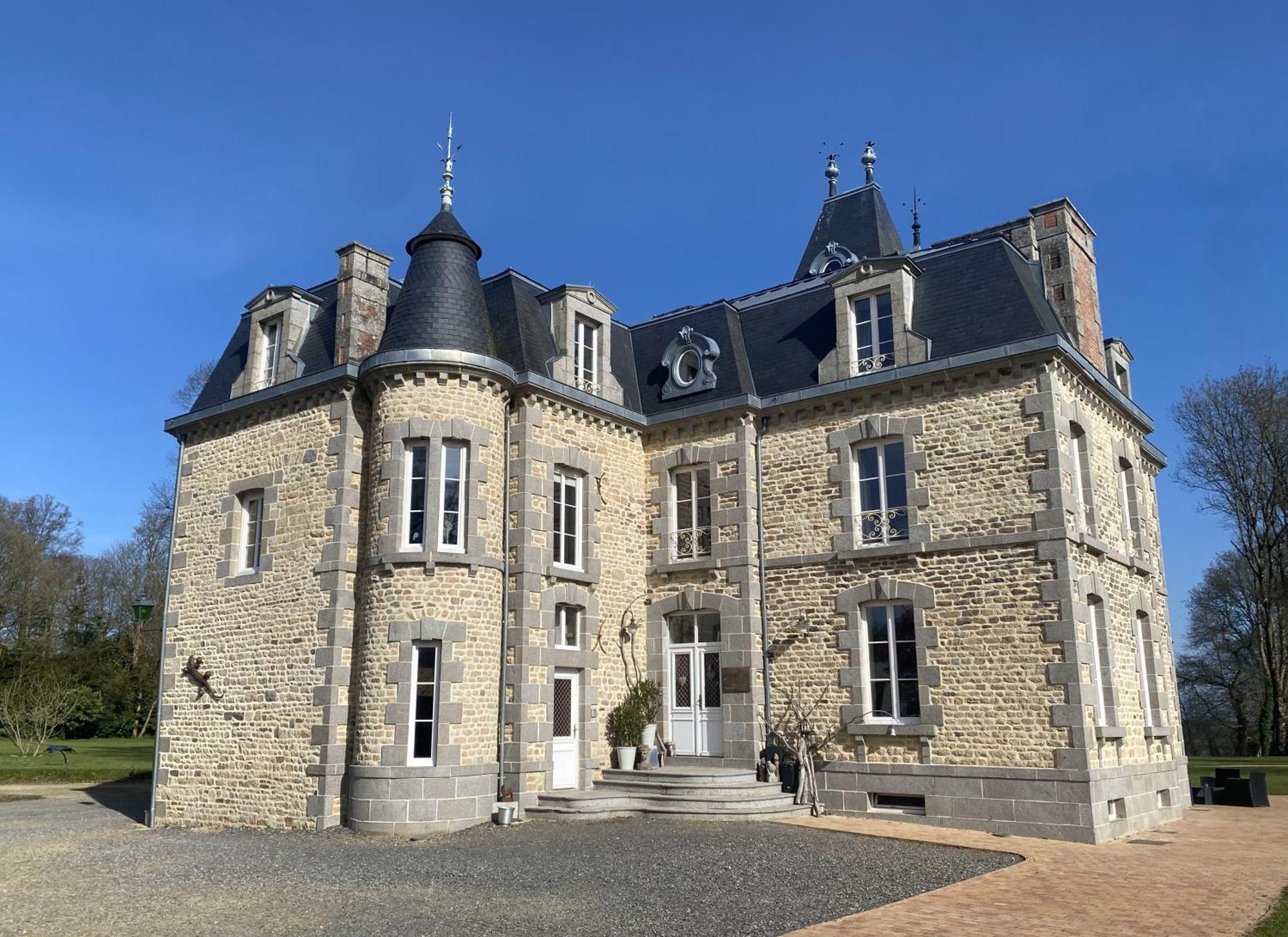 Au Chateau La Lucerne-dʼOutremer Exteriör bild